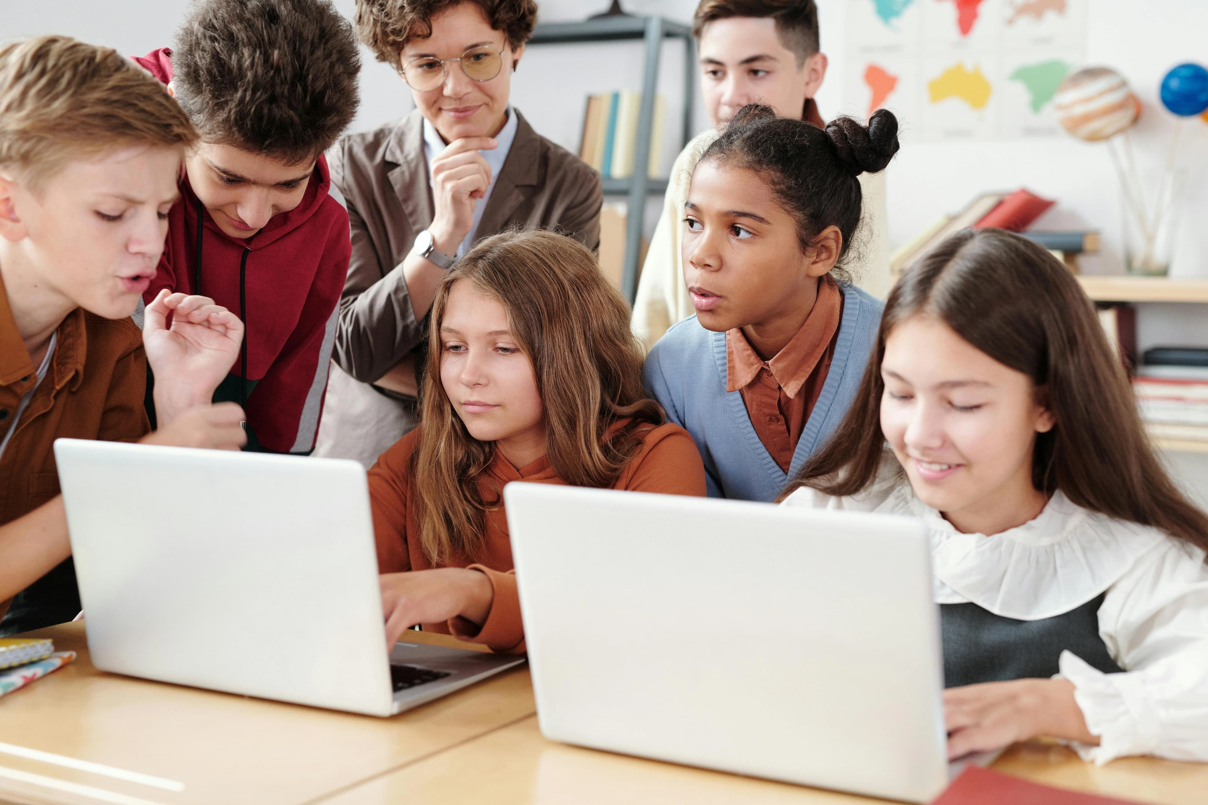 Elementary students using Sealos
